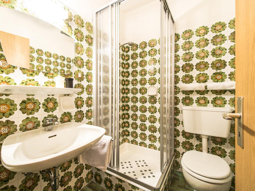 Gasthaus Gasteiger Lagundo Dış mekan fotoğraf